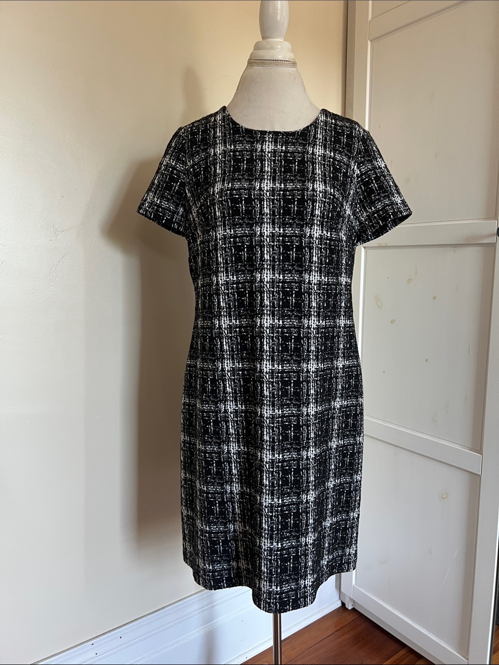 Calvin Klein Black White Boucle Tweed Plaid Short Sleeve Shift Dress Size 12